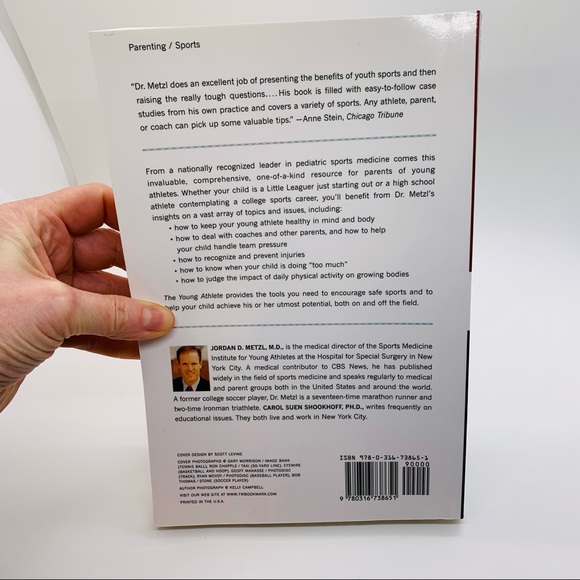 NWT The Young Athlete: A Sports Doctor's Complete Guide for Parents. Paperback. - Picture 6 of 6